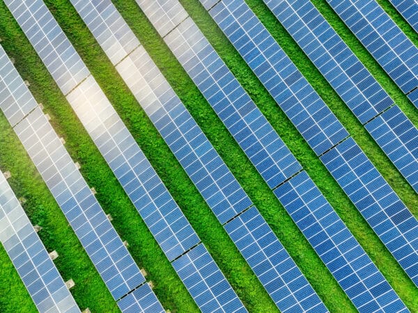Placas de energia solar - indústria verde