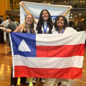 Meninas responsáveis por projeto sustentável