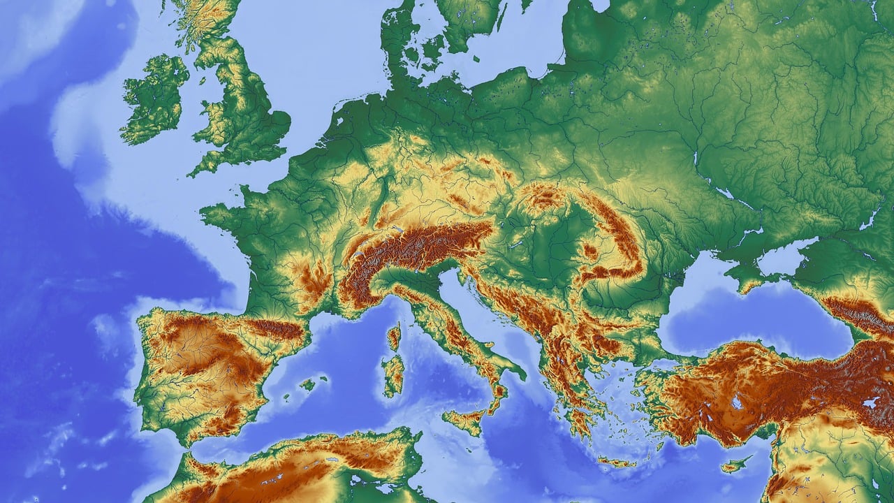 Mapa do continente europeu representando ondas de calor